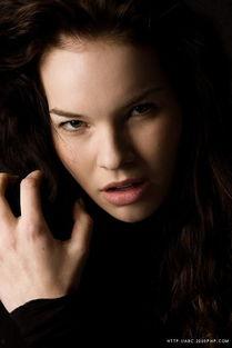 欧美国女人和大型马配